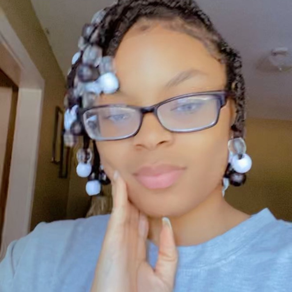 Meet your Posher, Raychelle